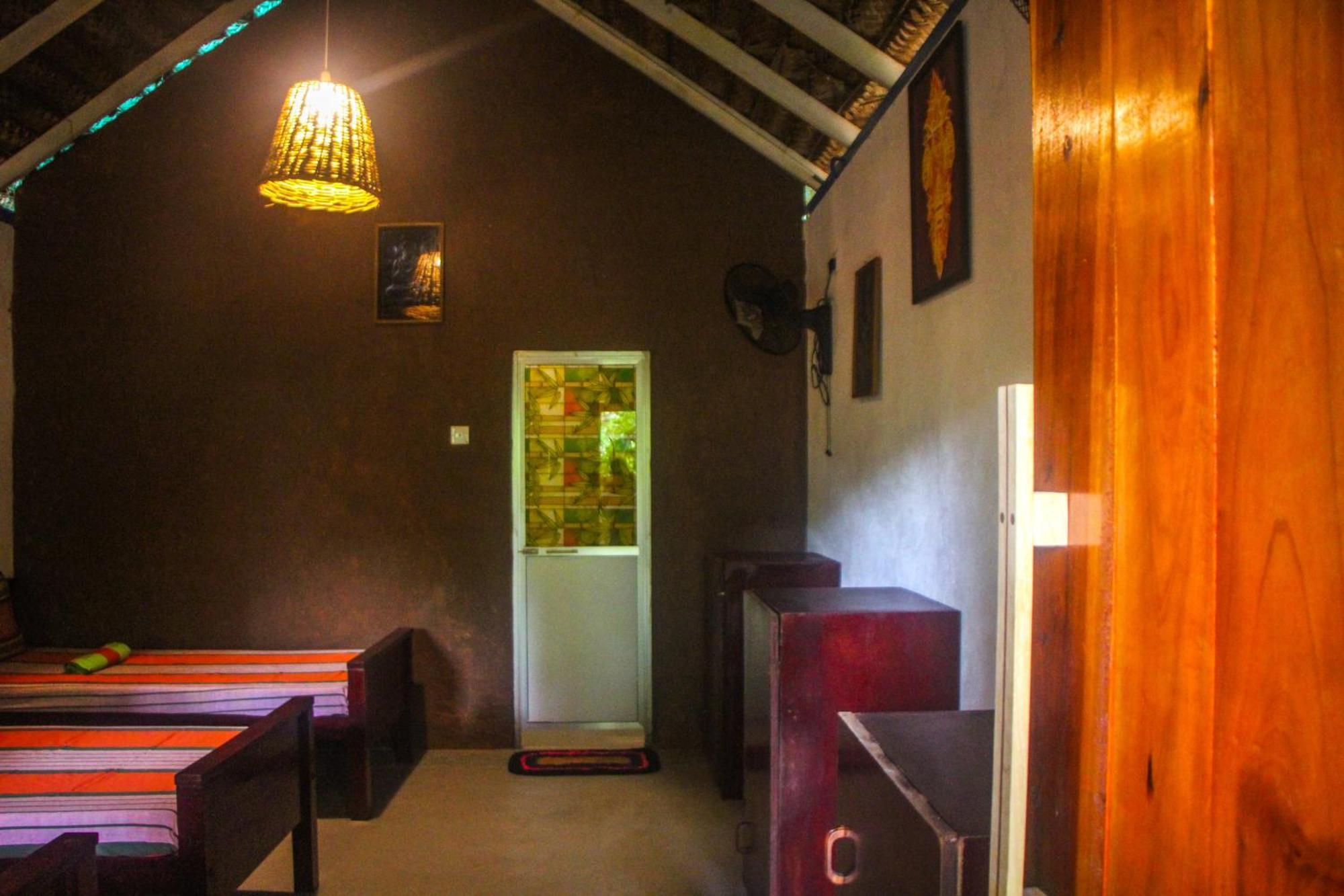 Jungle Host Hostel And Tree House Sigiriya Buitenkant foto