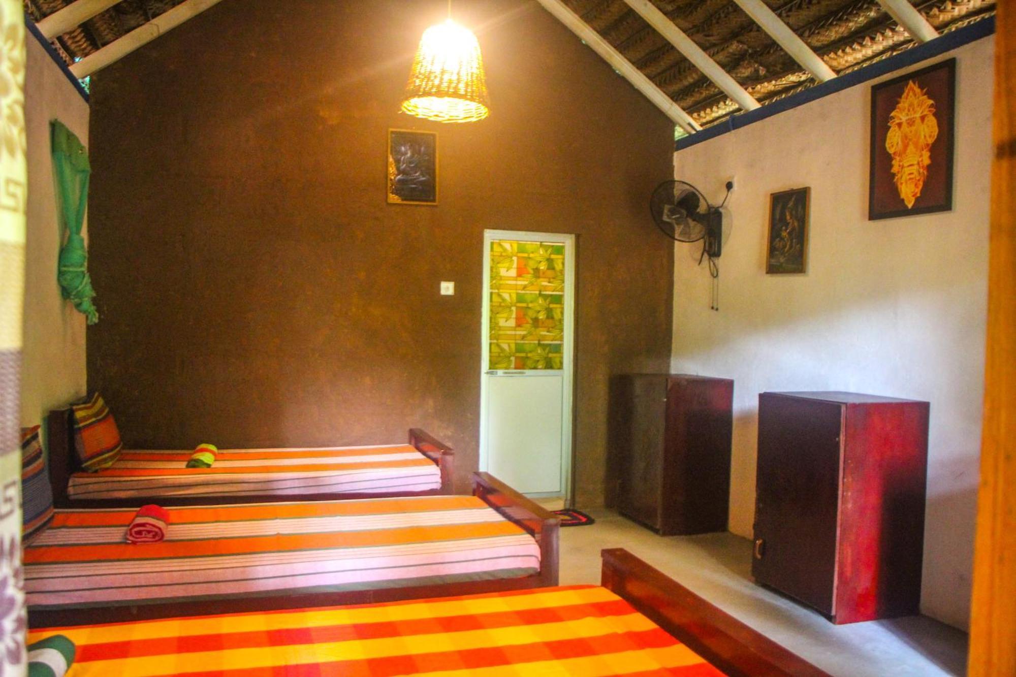 Jungle Host Hostel And Tree House Sigiriya Buitenkant foto