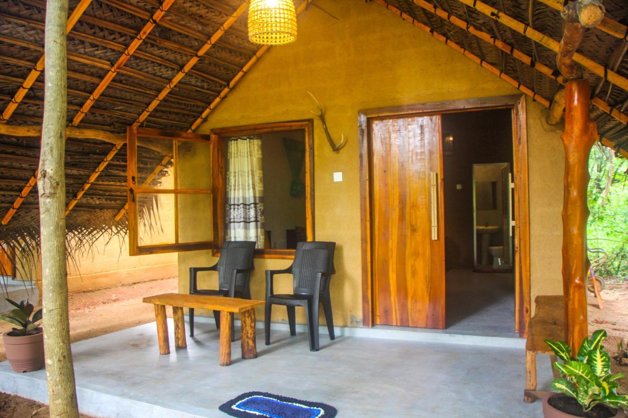 Jungle Host Hostel And Tree House Sigiriya Buitenkant foto