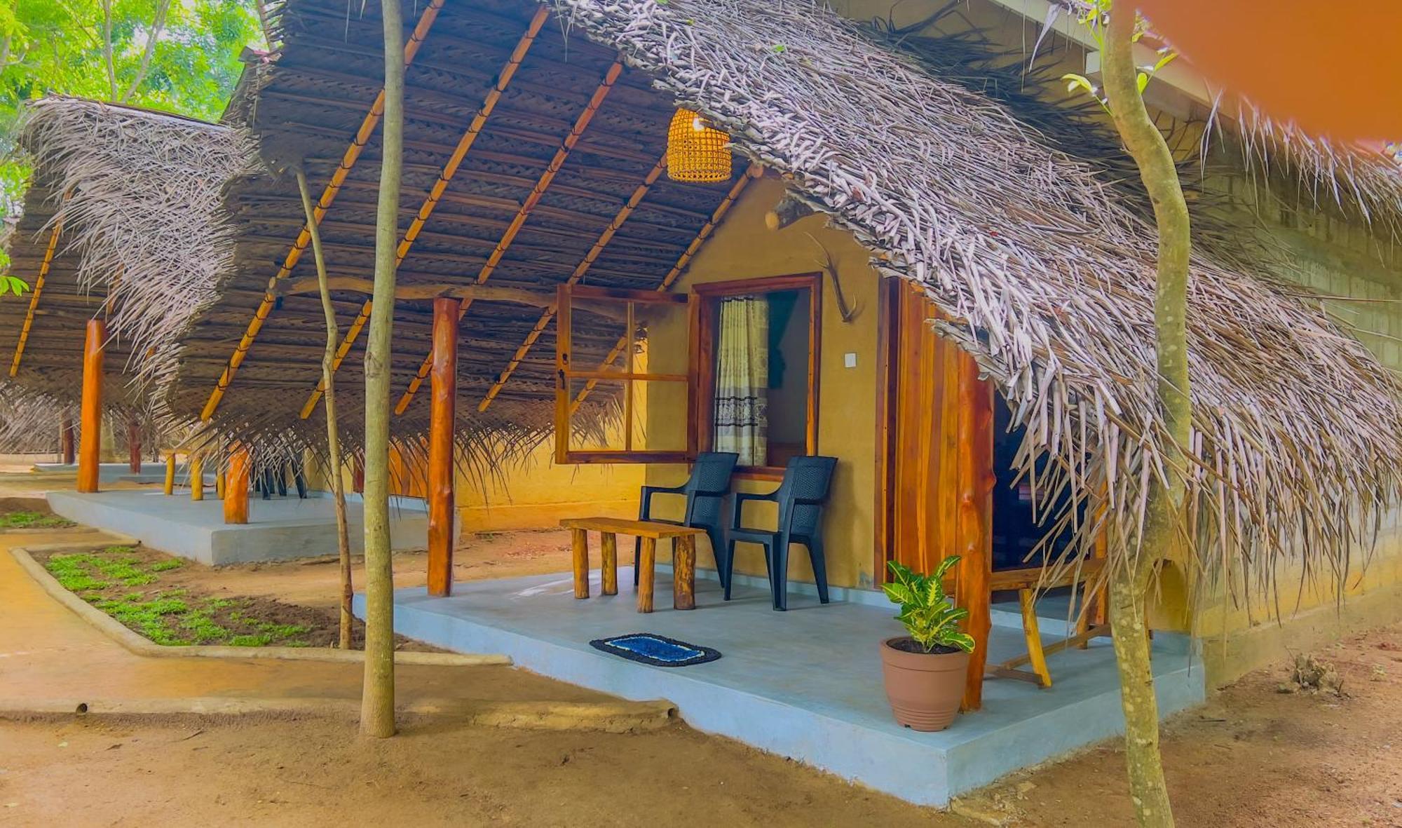 Jungle Host Hostel And Tree House Sigiriya Buitenkant foto