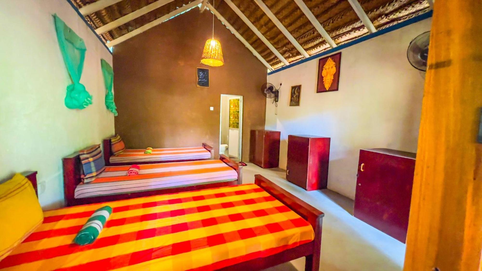 Jungle Host Hostel And Tree House Sigiriya Buitenkant foto