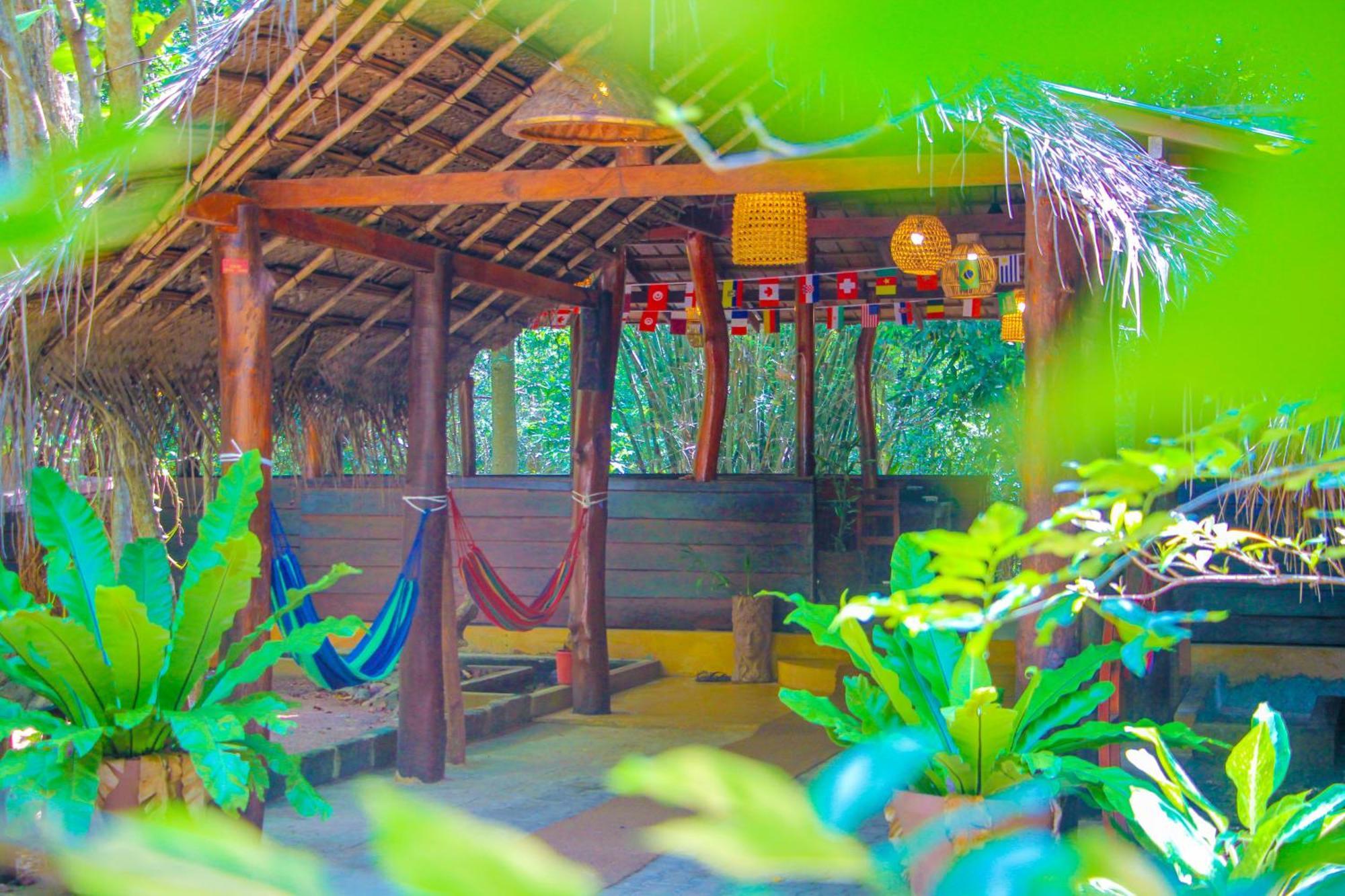 Jungle Host Hostel And Tree House Sigiriya Buitenkant foto