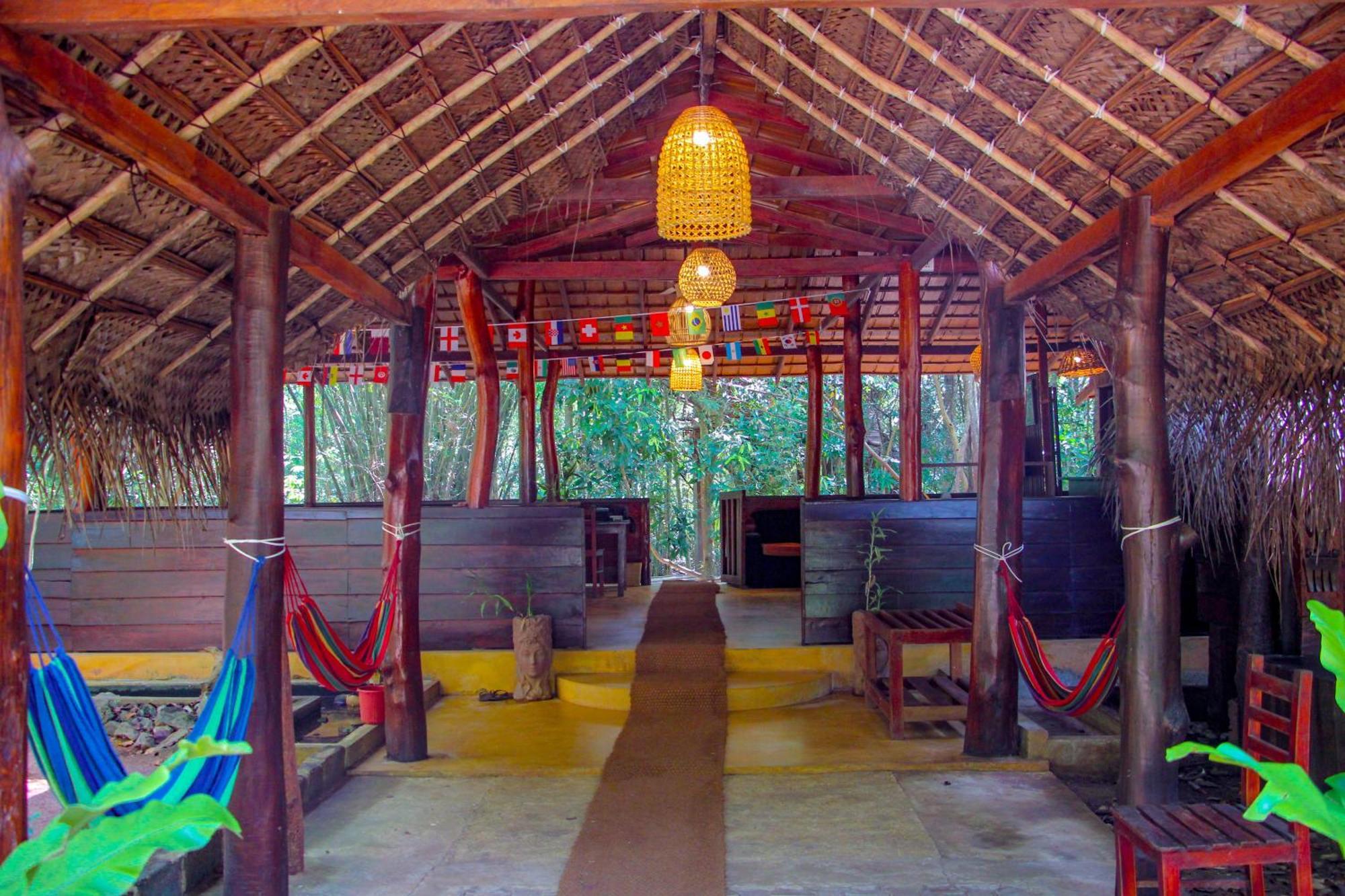 Jungle Host Hostel And Tree House Sigiriya Buitenkant foto