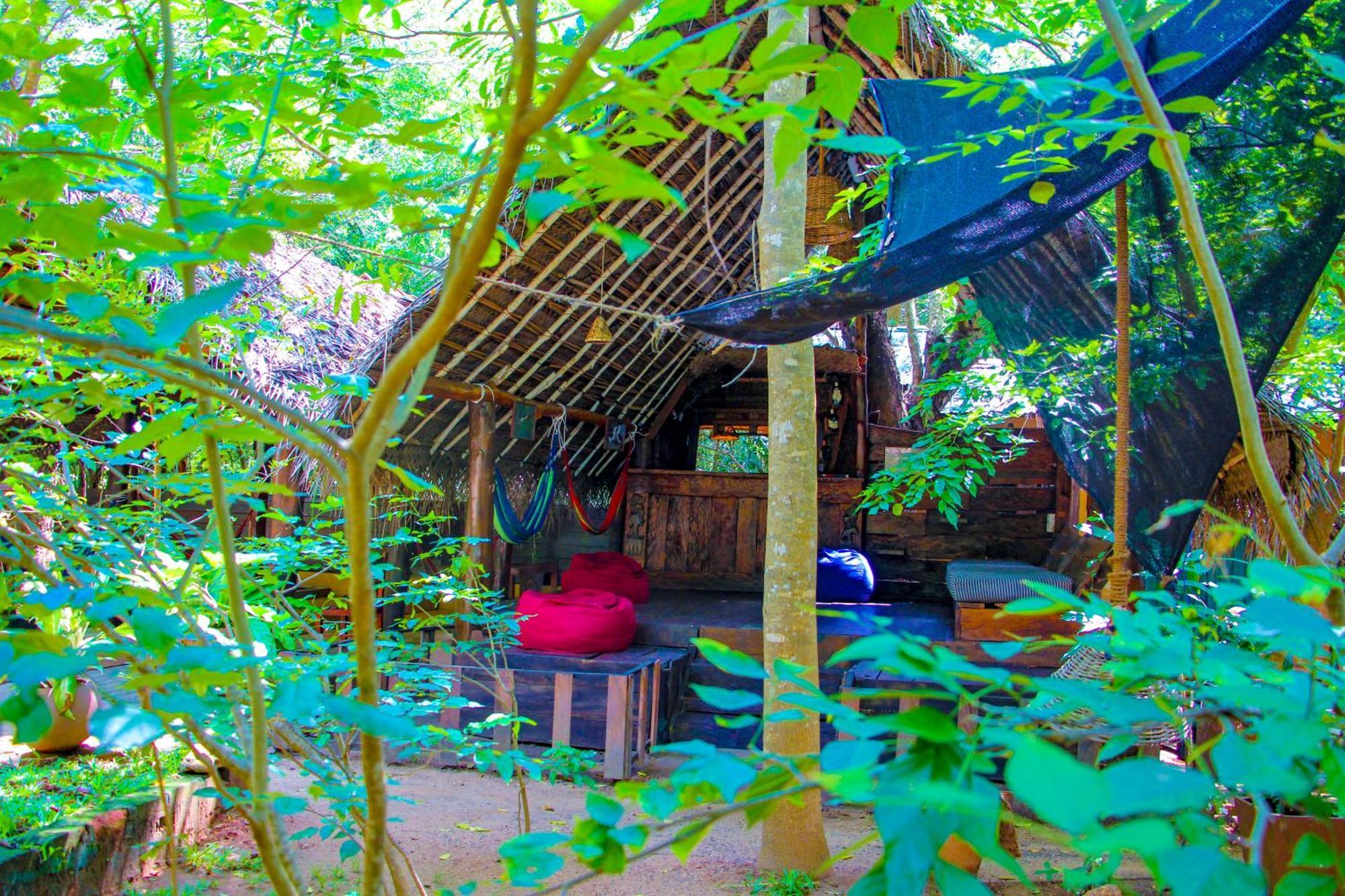 Jungle Host Hostel And Tree House Sigiriya Buitenkant foto