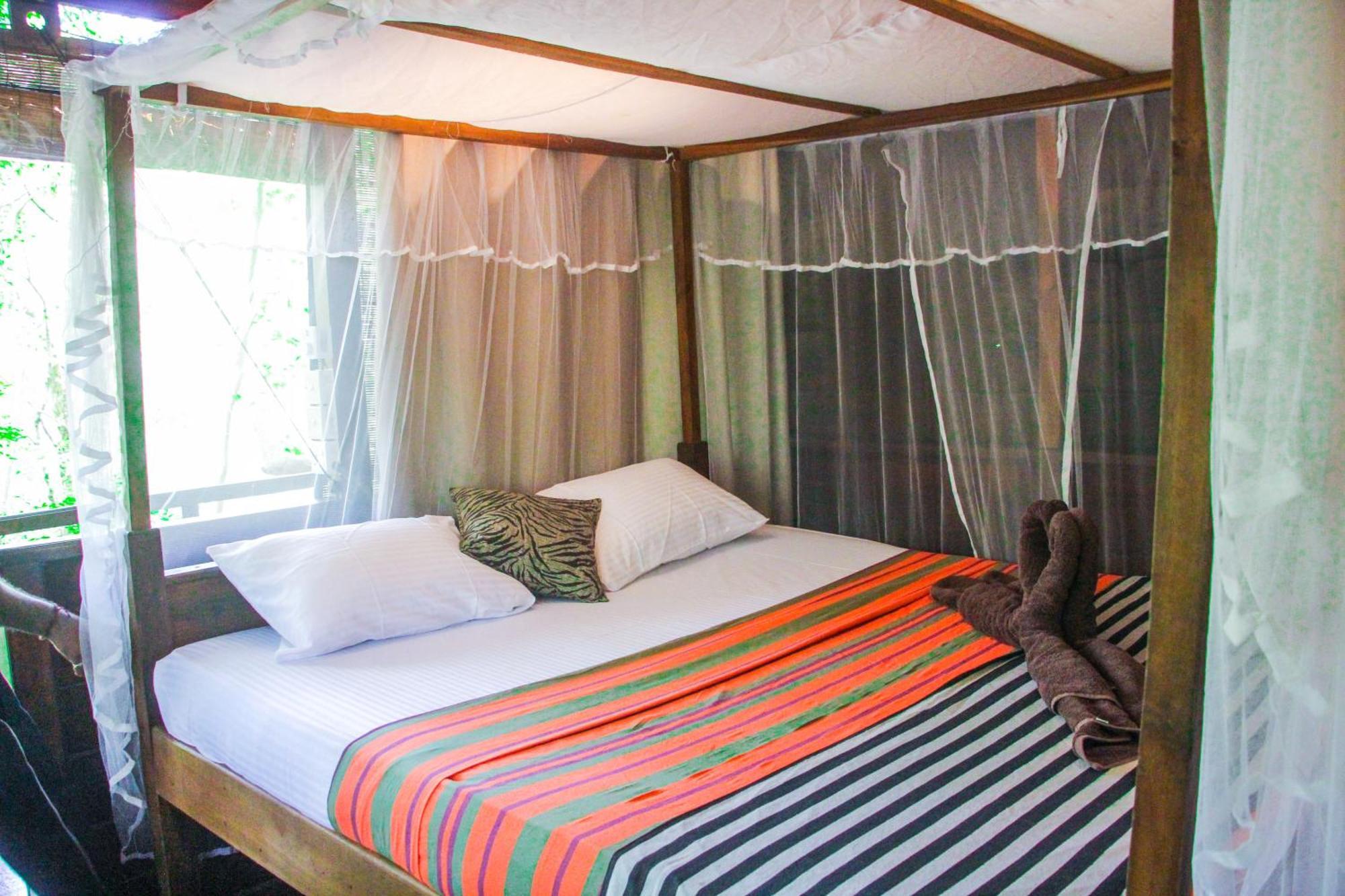 Jungle Host Hostel And Tree House Sigiriya Buitenkant foto