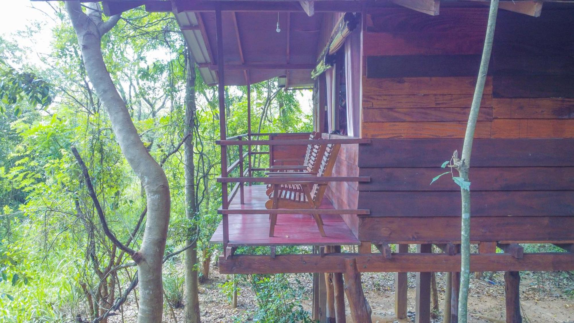 Jungle Host Hostel And Tree House Sigiriya Buitenkant foto